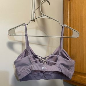 Alo Yoga Sports Bra Purple Lavender Large Adjustable Straps Stretch Barre